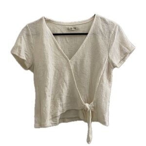 •	Madewell 100% Cotton Cream Wrap Top Tie Front Short Sleeve. Small